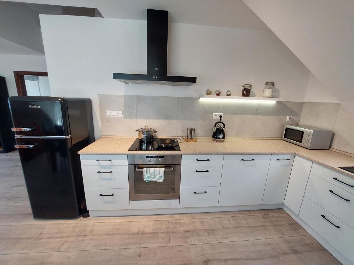 Utulny Apartman V Bratislava 4 Exteriör bild