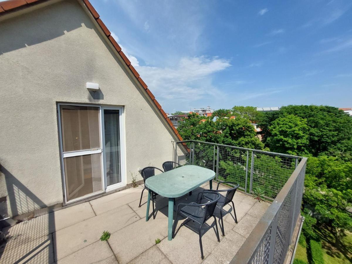 Utulny Apartman V Bratislava 4 Exteriör bild