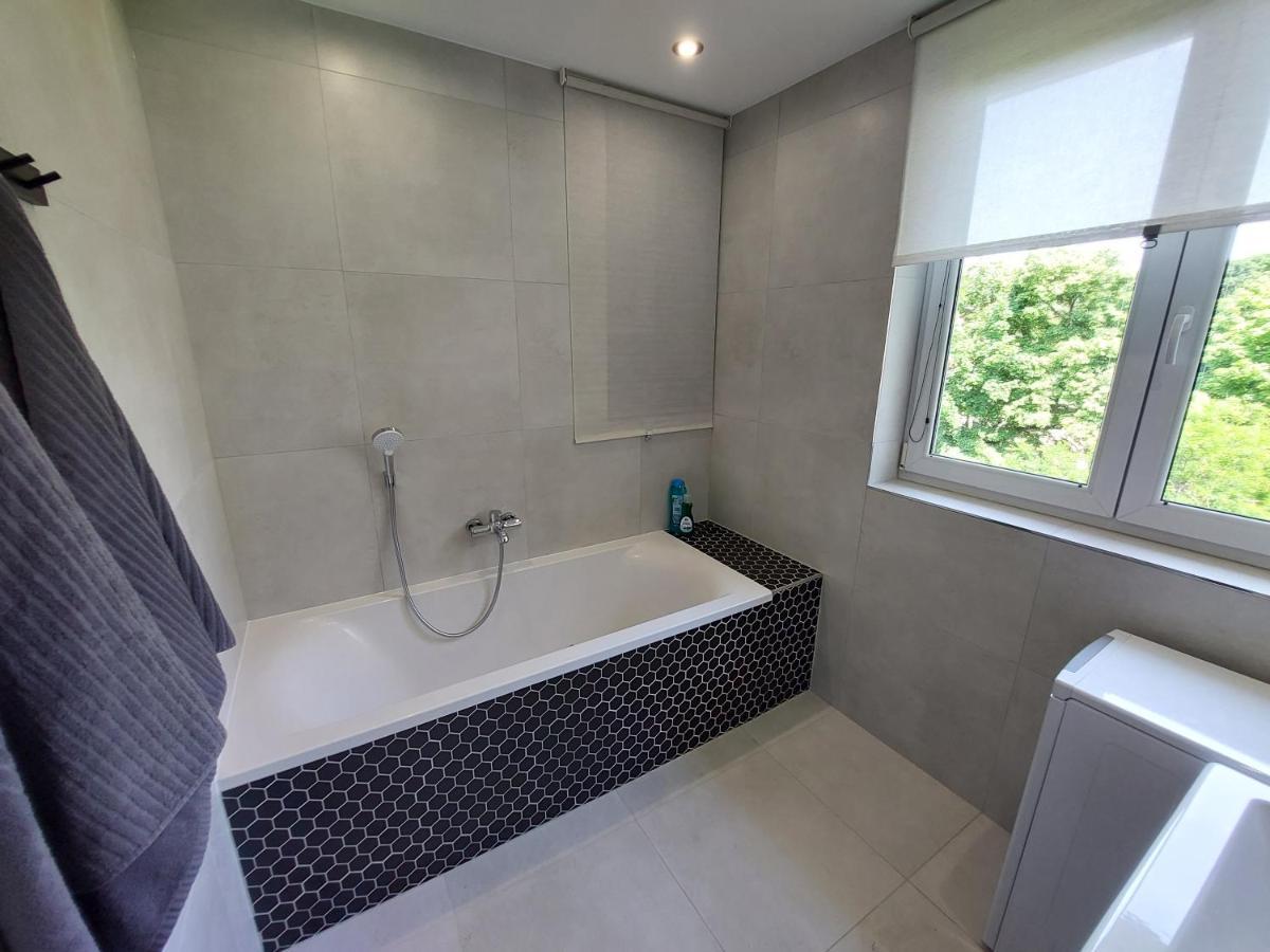 Utulny Apartman V Bratislava 4 Exteriör bild