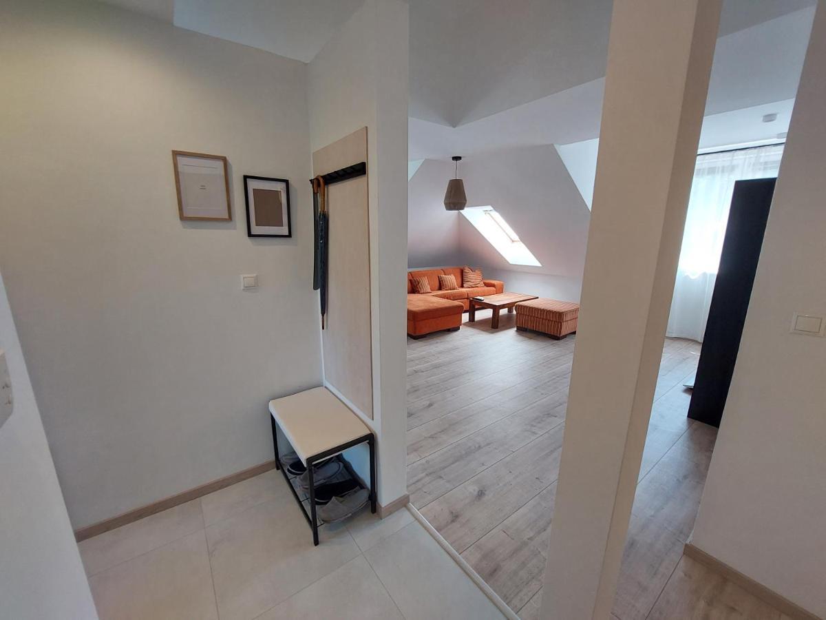 Utulny Apartman V Bratislava 4 Exteriör bild
