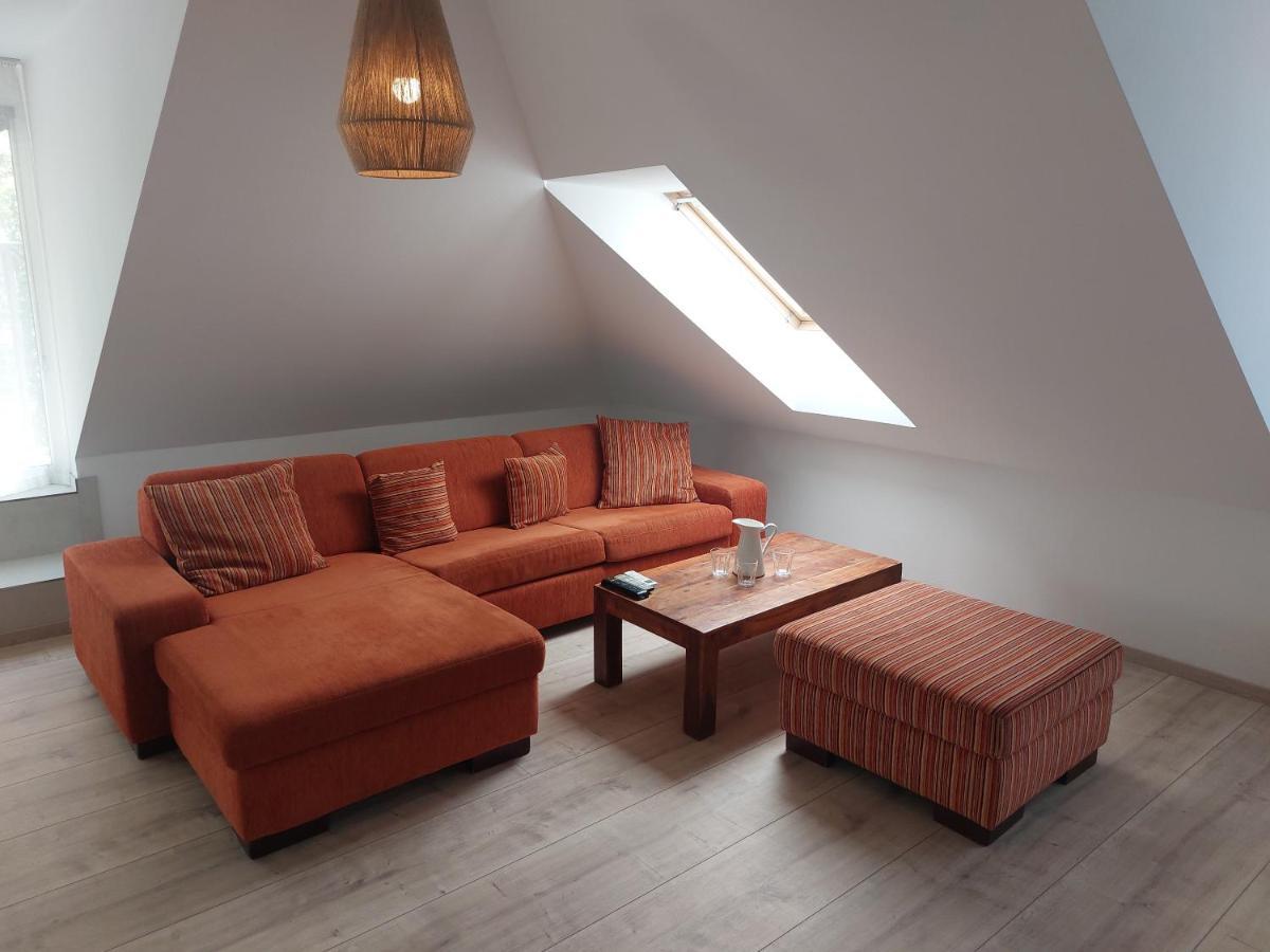 Utulny Apartman V Bratislava 4 Exteriör bild